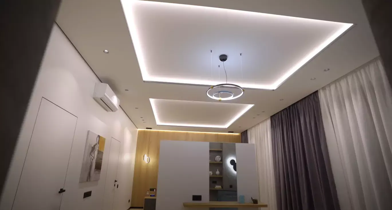 Натяжной потолок с подсветкой ниш — Нефтеюганск, 15-й микрорайон, 6, фото 1
